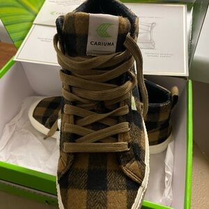 Cariuma Kids Checkered High-Top Sneakers - Black and Brown